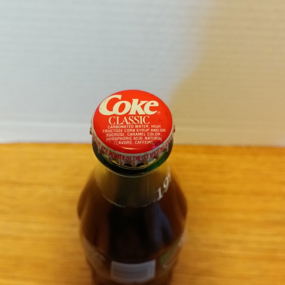 NFL Coca-Cola vintage 1998 commemorative bottle unopened 6 FL oz 7.5 in tall - Picture 3 of 4